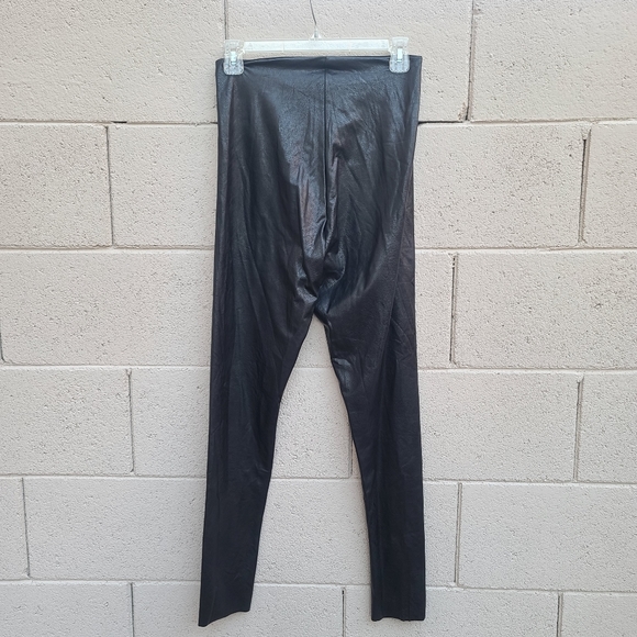 Commando | Faux Leather Perfect Control Leggings in Black Size Large - Picture 8 of 9